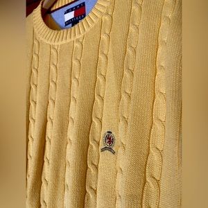 Tommy Hilfiger pale yellow cable knit sweater size M